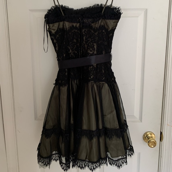 Jessica McClintock formal/prom/special occasion lace dress. - Picture 11 of 15